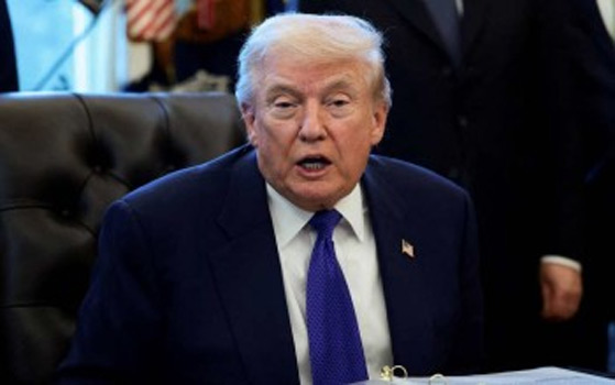 Trump calls Iran leaders “very reasonable” amid crisis