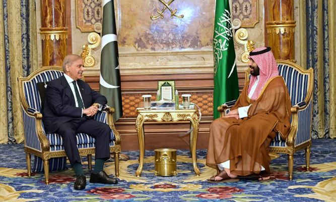 وزیراعظم شہباز شریف کی سعودی ولی عہد محمد بن سلمان سے ملاقات