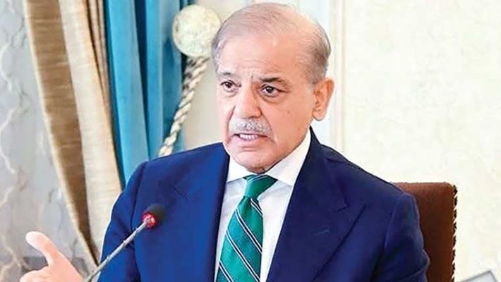 پٹرول مہنگا، الیکٹرک گاڑیوں کا استعمال بڑھانے کا وقت ہے: وزیراعظم