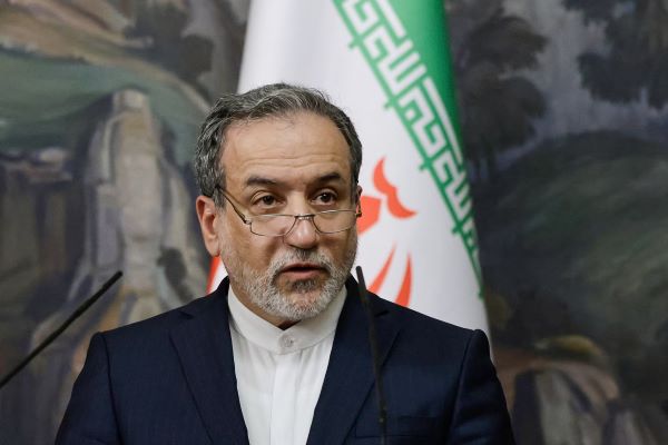 ایران کا بڑا سفارتی اقدام، وزیر خارجہ چین پہنچ گئے