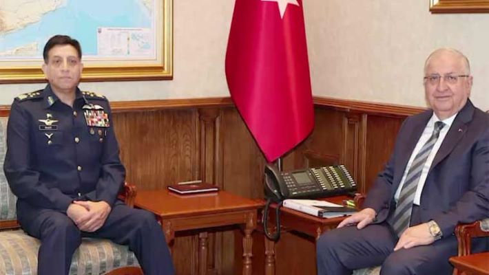 Pakistan Air Chief Meets Turkish Air Force Chief, Agrees on Training Cooperation