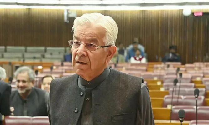 دہشتگردی پر حکومت متحرک، خواجہ آصف نے افغانستان کو سخت پیغام دے دیا
