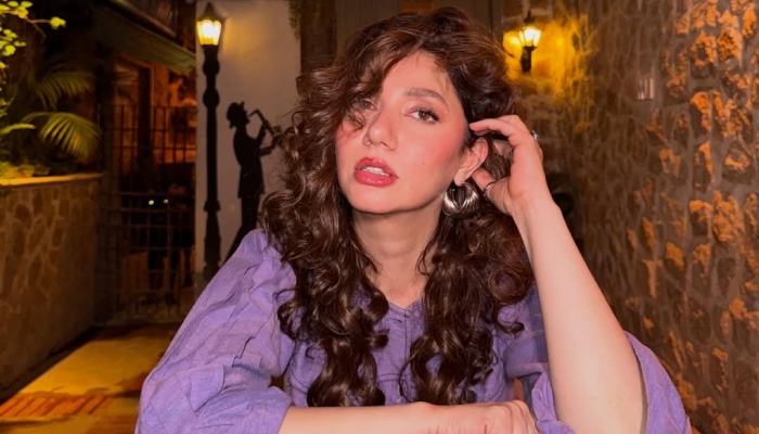 Mahira Khan Says She Is Not Worried About Outgrowing Heroine Roles