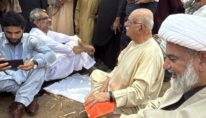 Opposition Leaders Stopped on Way to Azad Kashmir