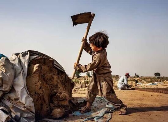 پاکستان میں بچوں سے مشقت