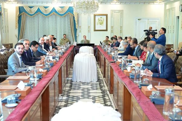 وزیراعظم: کیش لیس معیشت ترقی اور شفافیت کو فروغ دے گی