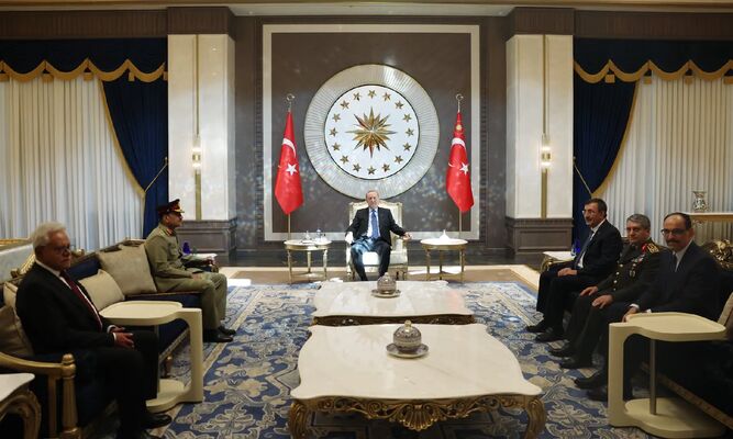 CDF Munir Holds High-Level Talks With Erdogan