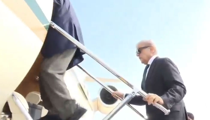 وزیراعظم شہباز شریف قطر روانہ، سابق امیر قطر کے انتقال پر اظہار تعزیت کریں گے