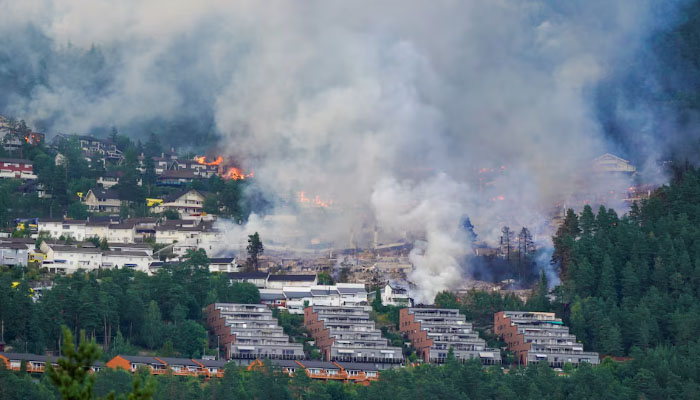 Norway fire destroys