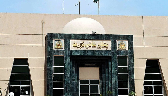 پشاور ہائیکورٹ کا قائداعظم نامی شہری کو نادرا بورڈ کے سامنے پیش ہونے کا حکم