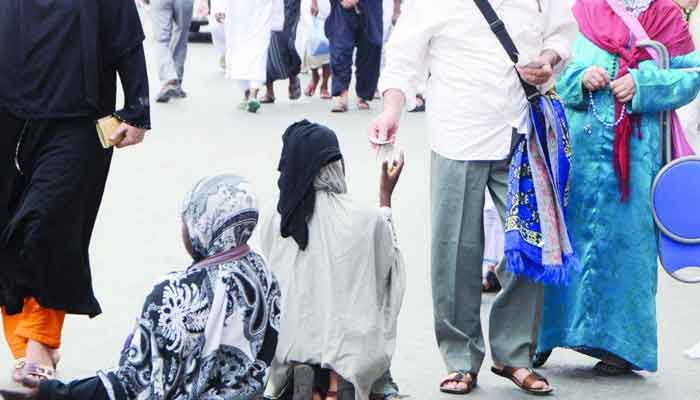 ایف آئی اے کے سخت امیگریشن اقدامات، بیرون ملک بھکاریوں کی بے دخلی میں 75 فیصد کمی
