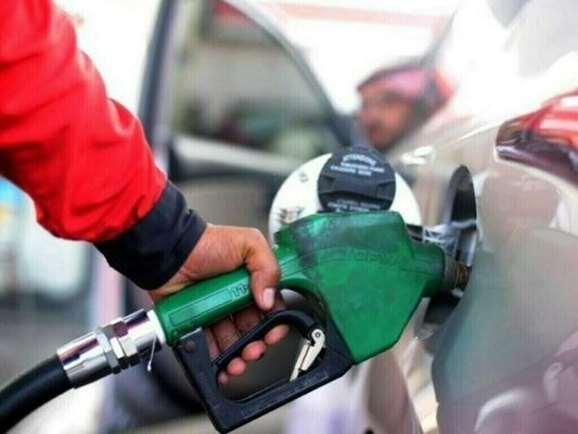 حکومت نے پٹرول سستا، ہائی اسپیڈ ڈیزل مہنگا کر دیا