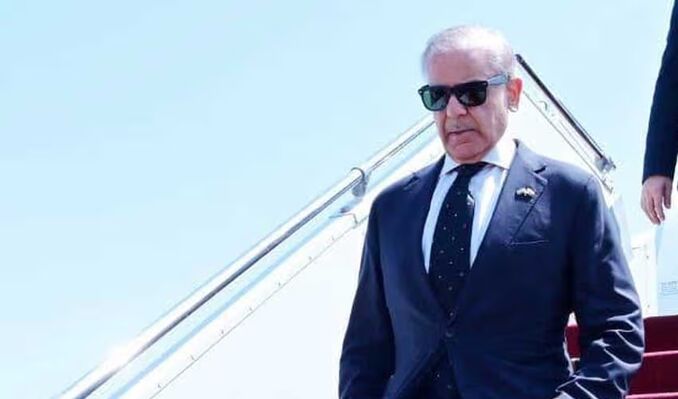 ایران میں مصروفیات مکمل کرنے کے بعد وزیراعظم شہباز ترکیہ روانہ