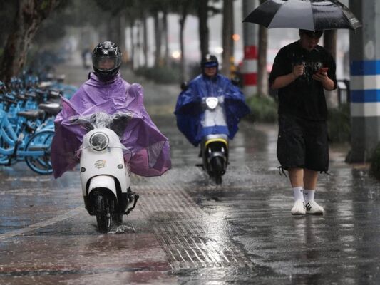 Over 600,000 Evacuated as Typhoon Bavi Nears China
