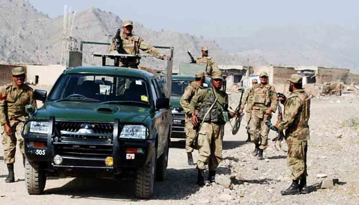 خیبرپختونخوا میں سکیورٹی فورسز کی کارروائیاں، 10 دہشتگرد ہلاک: آئی ایس پی آر