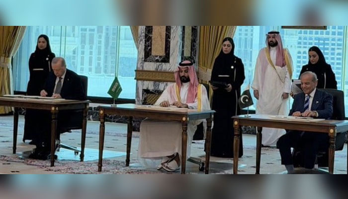 سعودی عرب، پاکستان اور ترکیہ کے درمیان مکہ مشترکہ دفاعی معاہدہ طے پا گیا