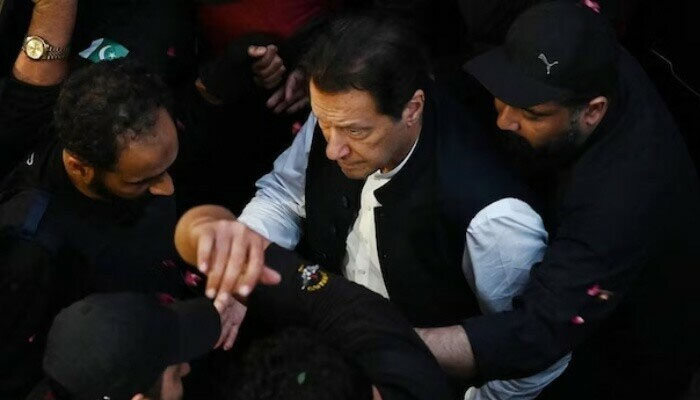 عمران خان کو جیل میں 8 کتابیں فراہم کردی گئیں