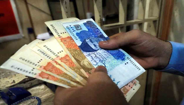 28 ماہ میں وفاقی حکومت کے قرضوں میں 18 ہزار 832 ارب روپے کا اضافہ