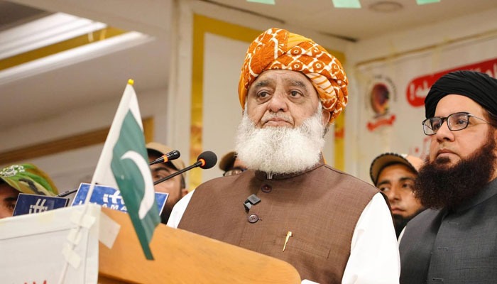 عمران خان سے متعلق فیصلہ بہت پہلے آ جانا چاہیے تھا: فضل الرحمان