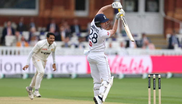 England set Pakistan 389-run target