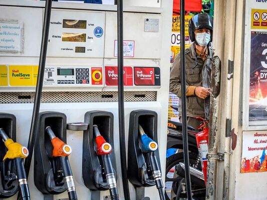 Pakistan Collects Record Rs1,567 Billion in Petroleum Levy