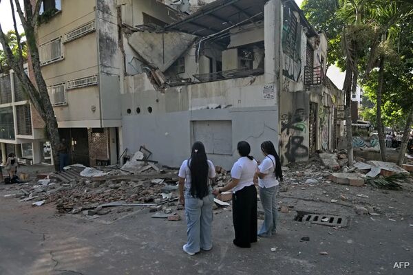 7.4-Magnitude Earthquake Strikes Colombia, Damage Reported