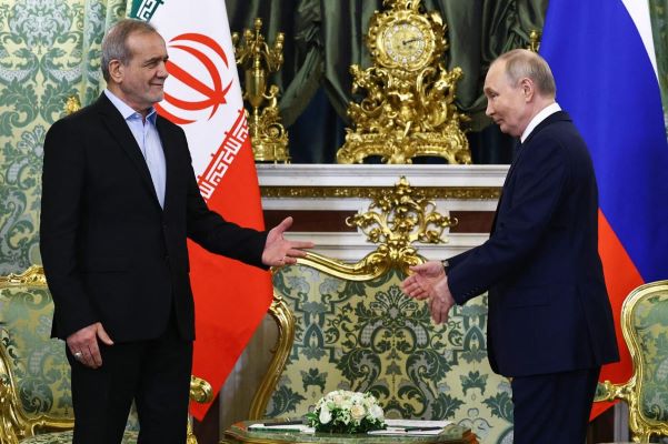 Pezeshkian Putin meeting