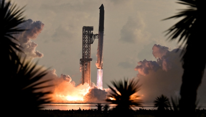 SpaceX Starship Reaches Orbit for the First Time Despite Engine Failure