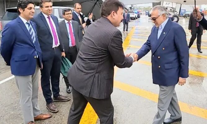 اسحاق ڈار اقوام متحدہ اجلاس کیلئے نیویارک پہنچ گئے
