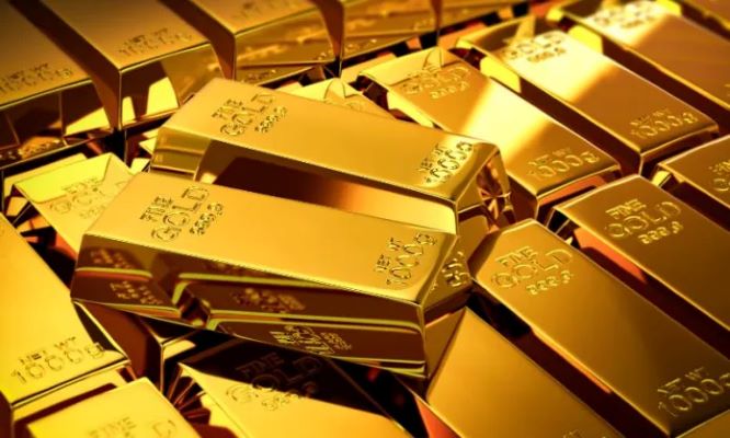 پاکستان میں سونے کی قیمت میں 2 ہزار 700 روپے فی تولہ کمی