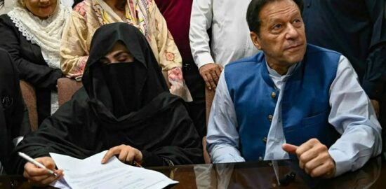 عمران خان بشریٰ بی بی قید تنہائی
