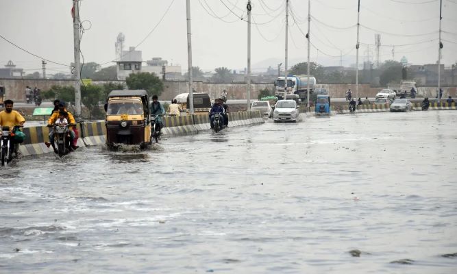 Rain, Thunderstorm Expected in Karachi From Monday