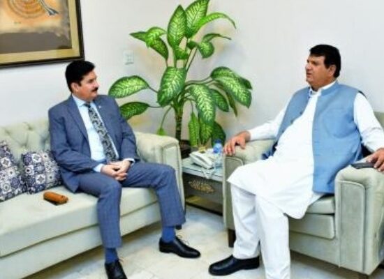 Faisal Karim Kundi and Amir Muqam meeting
