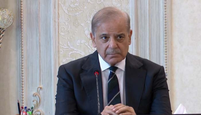 PM Shehbaz Urges Banks to Expand Farmer, SME Loans