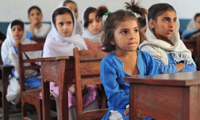 سندھ میں اسکولوں کے اوقات میں ایک گھنٹے کی کمی