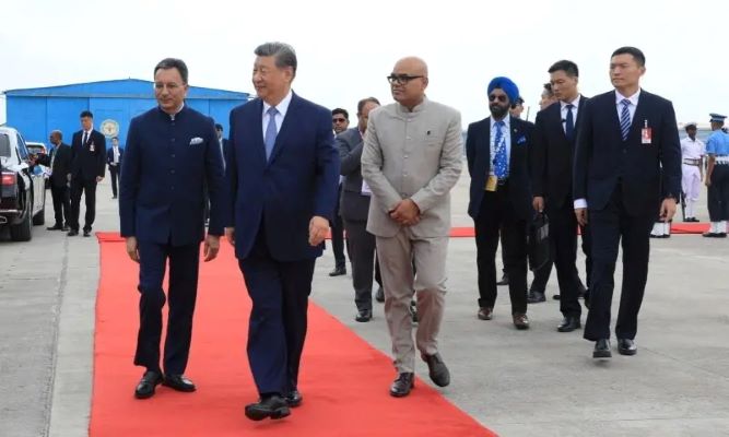 Xi Jinping Arrives in India for BRICS Summit