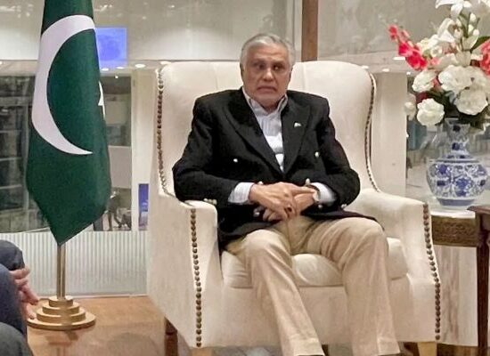 Ishaq Dar R4+E3 meeting