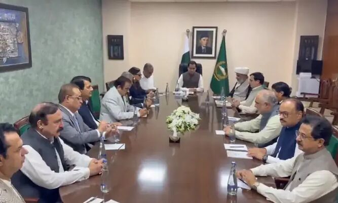 Govt, Opposition Hold Talks Ahead of PTI Oct 4 Protest