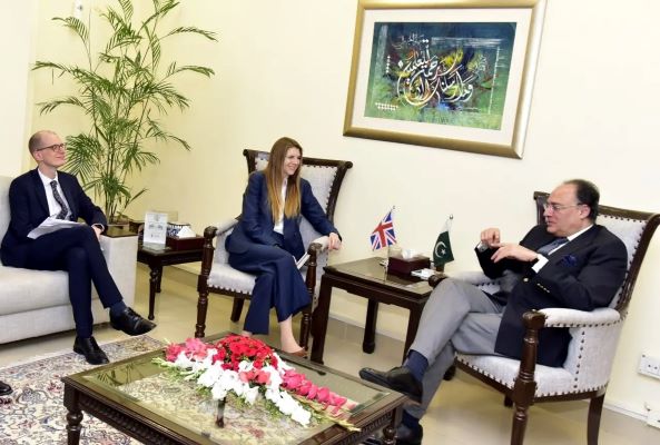 UK Offers Pakistan Technical Assistance for Trade, Investment